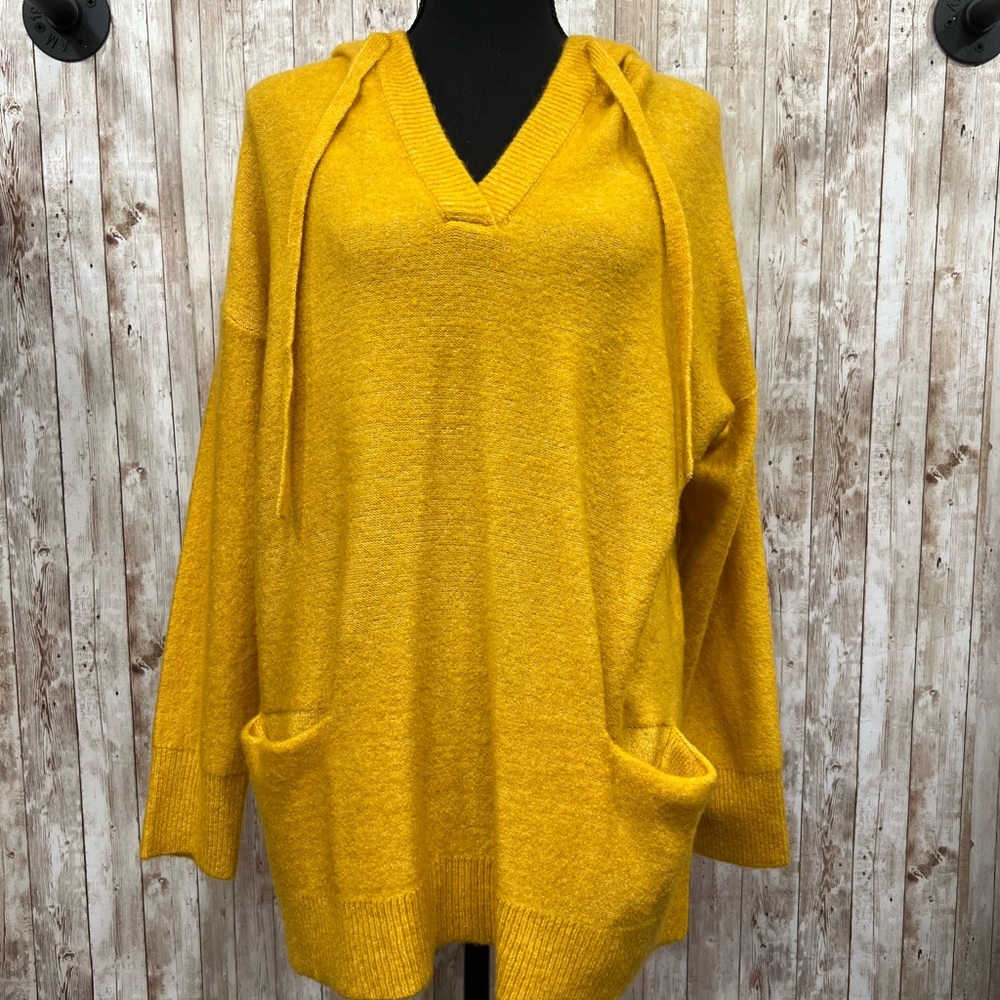 Marled Yellow V-Neck Sweater Relaxed‎ Fit